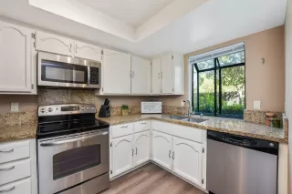 Photo #2: 222107163 Listing