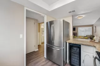 Photo #3: 222107163 Listing