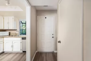 Photo #6: 222107163 Listing