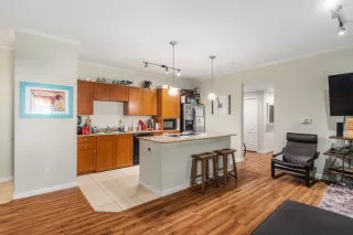 Photo #4: 222108399 Listing