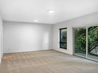 Photo #4: 222110219 Listing