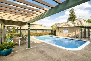 Photo #4: 222110285 Listing