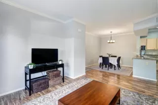 Photo #5: 222111153 Listing