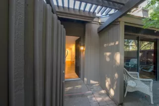 Photo #1: 222111603 Listing