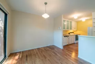 Photo #5: 222111603 Listing