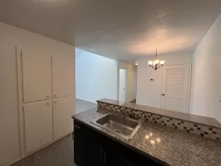 Photo #4: 222112012 Listing 