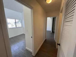 Photo #5: 222112012 Listing 