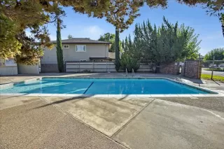 Photo #4: 222112323 Listing