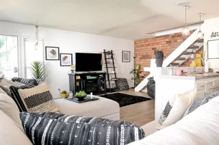 Photo #2: 222113016 Listing