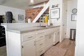 Photo #5: 222113016 Listing