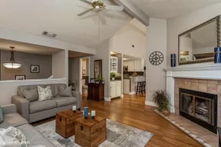 Photo #3: 222113117 Listing