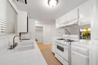 Photo #5: 222114065 Listing