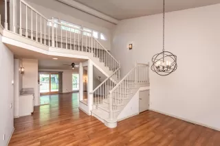 Photo #3: 222114103 Listing