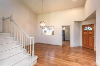 Photo #5: 222114103 Listing