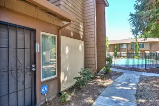 Photo #3: 222114623 Listing