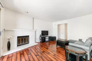 Photo #5: 222114761 Listing