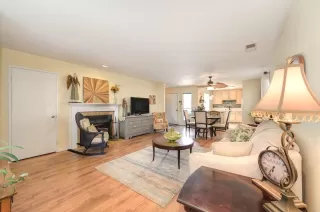 Photo #4: 222115077 Listing