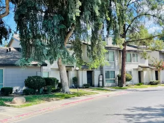 Photo #3: 222115208 Listing 