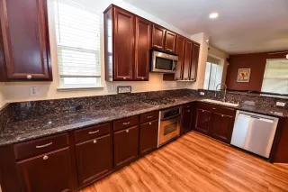 Photo #1: 222115302 Listing