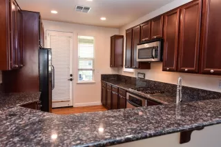 Photo #2: 222115302 Listing