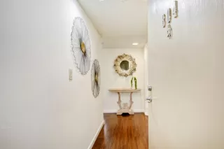 Photo #2: 222116351 Listing