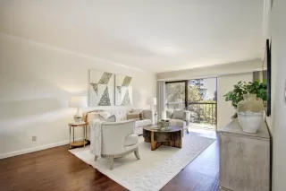 Photo #4: 222116351 Listing