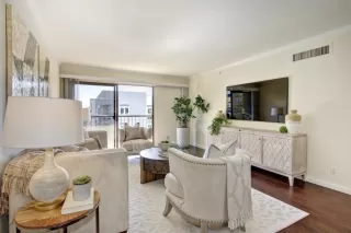 Photo #5: 222116351 Listing