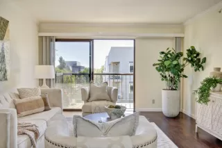 Photo #6: 222116351 Listing