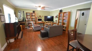 Photo #1: 222116402 Listing 