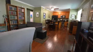 Photo #4: 222116402 Listing 