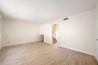 Photo #4: 222116674 Listing