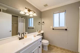 Photo #4: 222117521 Listing 