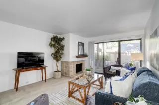 Photo #4: 222117855 Listing