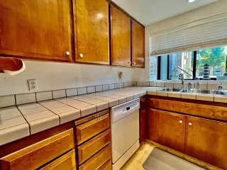 Photo #4: 222117869 Listing