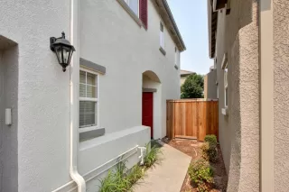 Photo #1: 222118385 Listing