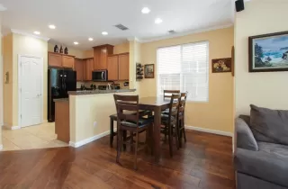 Photo #4: 222118385 Listing