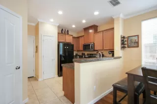 Photo #5: 222118385 Listing