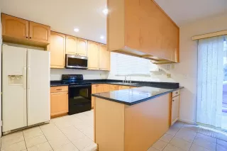 Photo #6: 222118429 Listing 