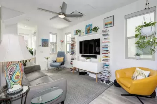 Photo #3: 222119091 Listing