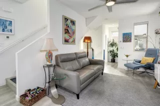 Photo #4: 222119091 Listing