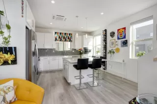 Photo #5: 222119091 Listing