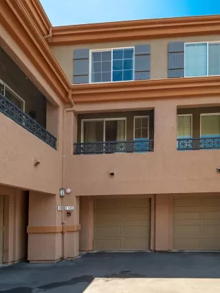 Photo #2: 222119214 Listing