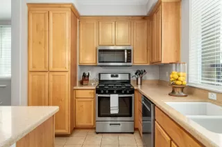 Photo #4: 222119214 Listing