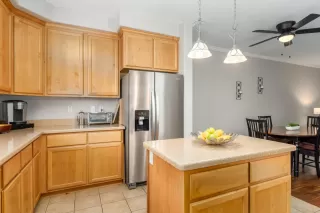 Photo #5: 222119214 Listing