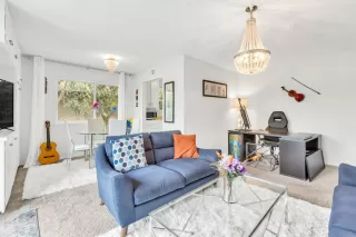 Photo #5: 222119543 Listing