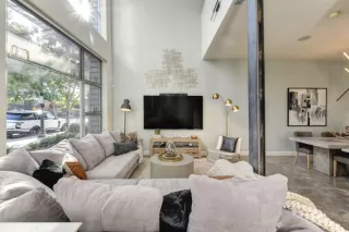 Photo #3: 222119667 Listing