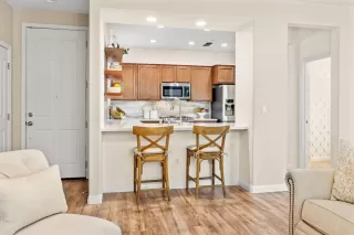 Photo #5: 222120370 Listing