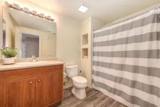 Photo #4: 222120575 Listing