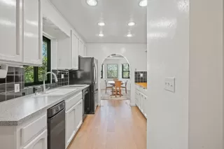 Photo #2: 222120753 Listing 