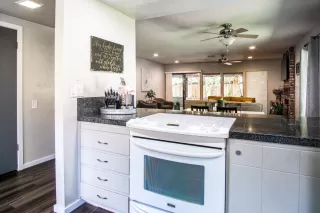 Photo #6: 222120778 Listing